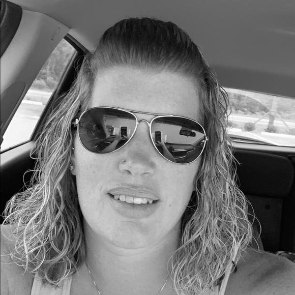 Meet your Posher, Erica - Picture 1 of 1